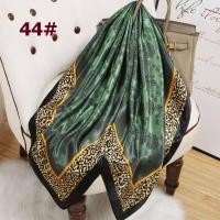 ราคา ผ้าโพกหัวลายพิมพ์ดอกไม้สวยงาม35 4 ผ้าคลุมไหล่ผ้าไหมซาตินสไตล์จีนที่รัดศีรษะกันลมสำหรับผู้หญิง (20942105451)