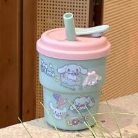 ราคา แก้วน้ำพลาสติก มีฝาปิด มีหลอด มีสติกเกอร์ตกแต่งลาย (22216194405)