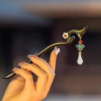 ราคา Mystique Boutiqu ปิ่นไม้ปักผมสไตล์โบราณสำหรับผู้หญิงปิ่นไม้ปักผมที่เรียบง่ายและโคมไฟเครื่องบินไม้สไตล์จีนระดับไฮเอนด์กิ๊บไม้จันทน์ใหม่ (22599422806)