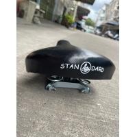 ราคา ของแท้ อานจักรยาน อานแบบสปอร์ต อานจักรยานแม่บ้าน มีเหล็กจับด้านหลัง ตราห่านแท้ (22646368351)