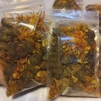 ราคา ส้มป่อย พร้อมใช้ 3 5ถุง ส้มป่อยแห้ง ดอกสารภี ดอกคำฝอย รดน้ำดำหัว สรงน้ำพระพุทธรูป (21371370515)