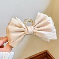 ราคา คลิปหนีบโบว์สีดำสไตล์เฮปเบิร์นแผ่นสัมผัสขนาดใหญ่สำหรับผู้หญิงที่คาดศีรษะที่หนีบผมปากปลาฉลามผมสีแดงแบบหนีบด้านหลัง (21696766804)