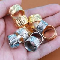 ราคา ปลอกสวมนิ้วแบบเก่าปลอกสวมนิ้วหนาพิเศษสำหรับใช้ในบ้านเครื่องมือทำมือปักครอสติชแบบเย็บมือปลอกสวมนิ้วแบบแข็งปลอกสวมนิ้วป้องกันการแทงมือ (20904459001)