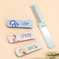 ราคา Extraction ชุดหวีกระจกจิ๋วพับได้ หวีสีสันสดใส กระจกพกพา หวีแต่งหน้า หวีกระจกพกพา All in one ขนาดกะทัดรัด (22695040456)