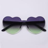 ราคา CHUAN ทันสมัยและทันสมัย สีลูกอมสี สีสันสดใส ที่บังแดด แว่นตากันแดดรูปหัวใจ แว่นกันแดดสำหรับงานเลี้ยง แว่นตารูปหัวใจ (20548917313)