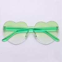 ราคา CHUAN ทันสมัยและทันสมัย สีลูกอมสี สีสันสดใส ที่บังแดด แว่นตากันแดดรูปหัวใจ แว่นกันแดดสำหรับงานเลี้ยง แว่นตารูปหัวใจ (20548917302)