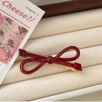 ราคา ปิ่นปักผมสีแดงทองแบบย้อนยุคสไตล์ฝรั่งเศสผมหักกิ๊บหนีบผมรูปดาวกิ๊บติดผมม้าข้างสำหรับผู้หญิงที่กิ๊บปากเป็ด (22693332045)