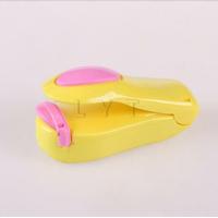 ราคา อุปกรณ์ซีลปิดปากถุง ที่ซีลปิดปากถุงพลาสติก ถุงขนม เครื่องซีนถุงถนอมอาหารแบบพกพา อุปกรณ์ซีลปิดปากถุง Mini Plastic Bag Sealer (9202860044)