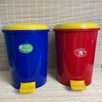 ราคา ถัง ถังขยะ cookware 18 ลิตร สูง 40 ซม คละสี ถังขยะขาเหยียบกลมใหญ่ No 401 มีถังหูหิ้วด้านใน ถังขยะขาเหยียบมีฝาปิด ถังขยะมีฝาปิดแบบเหยียบ (21432360570)