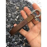 ราคา สายหนัง key chain สายคล้องนิ้ว หนังแท้ ตอกชื่อบนสายหนัง (20477139345)