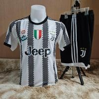 ราคา ชุดกีฬาAAA ชุดฟุตบอลยูเวนตุส เสื้อพร้อมกางเกง (22366694571)