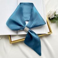 ราคา MISCAR ผ้าซาตินซาติน ผ้าพันคอ สีทึบทึบ เพชรประดับเพชร ผ้าพันคอไขว้กัน แฟชั่นสำหรับผู้หญิง นุ่มนุ่มๆ ปกเสื้อปลอม (21460854847)