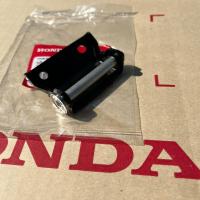 ราคา บานพับเบาะแท้ศูนย์ น๊อตบานพับเบาะ เลส เวฟ125i sไฟเลี้ยวบังลม เวฟ125Rแหลม 125Sหัวเถิก (21540880396)