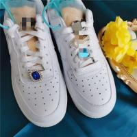 ราคา Converse 1970s รองเท้าผ้าใบสีน้ําเงินพร้อมเพชรเพิร์ลผีเสื้ออุปกรณ์เสริมสําหรับผู้ชายผู้หญิงเสิร์ฟเป็นเชือกผูกรองเท้าและรองเท้าอุปกรณ์เสริมหัวเข็มขัด (22331403611)
