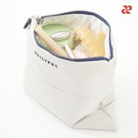 ราคา DAILYPAL DAILYPAL Cushy Logo Makeup Bag (22601909843)