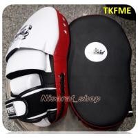ราคา Top King focus mitts TKFME Black White for Training Muay Thai MMA K1 เป้ามือท็อปคิงส์ แบบโค้ง สำหรับเทรนเนอร์ ในการฝึกซ้อมนักมวย (8118992054)