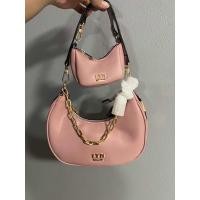 ราคา SALEถูกสุด กระเป๋าสะพายข้าง LYN DIVA ขนาด8นิ้ว มีสายสะพายยาว crossbody ตัวTOP โคตรสวย งานร้านเราตรงปกสวยมาก งานแท้หิ้วขึ้นเครื่องได้ทั่วโลก สวยเนี้ยบที่สุด กระเป๋าคล้องไหล่ กระเป๋าสะพายข้าง crossbody
