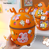ราคา ถังขยะตั้งโต๊ะขนาดเล็ก TIANLEYU ตกแต่งด้วยรูปกวางน่ารักถังขยะการ์ตูนน่ารักมีฝาเลื่อนฟอง23 ของตกแต่งเดสก์ท็อป Vn (22212645682)