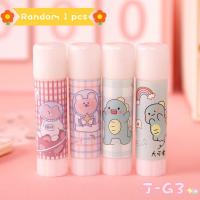 ราคา glue stick คุณภาพดี ลายน่ารัก เกาหลี การ์ตูน กาวPVA กาวแท่งพกพา พกพาสะดวก อุปกรณ์เครื่องเขียน กาวแท่ง 9 กรัม สุ่มลาย (21733578169)