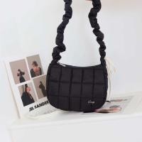 ราคา สินค้าขายดี กระเป๋าสุภาพสตรี แบรนด์ KEEP รุ่น Fluffy Bag ผ้าบุซับในนุ่มนิ่มมากค่ะ (22377532353)