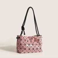ราคา Movi Katie กระเป๋าใส่เช็คเพชรเรขาคณิตกระเป๋าสะพายไหล่ของผู้หญิงกระเป๋าหมอนกระเป๋าสะพายคาดไหล่กระเป๋าทรงเต้าหู้ (21794388204)