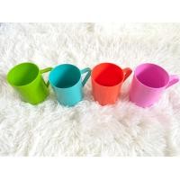 ราคา แก้วน้ำพลาสติก 1 แพ็ค 4 ใบ กระบอกน้ำ แก้วน้ำมีหูจับ คละสี (14610575118)