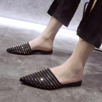 ราคา รองเท้ากึ่งแตะปิดหัวสำหรับผู้หญิงรองเท้าแตะสำหรับคนขี้เกียจหัวแหลมส้นหนาใส่ด้านนอกแฟชั่นส้นแบนแมทช์ลุคง่ายที่นิยมในโลกออนไลน์แบบใหม่ปี2023รองเท้าผู้หญิง (19938552112)