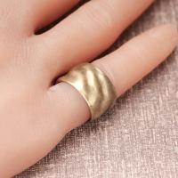 ราคา แหวนทองแดงแบบสวมนิ้วชี้สำหรับผู้ชายทำด้วยมือเนื้อเก่าเป็นหลุมเป็นบ่อย้อนยุคของผู้หญิงแหวนทองเหลืองลมเย็น (20706348073)