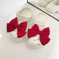 ราคา รองเท้ามีรูติดโบว์ Crocs รองเท้าดอกไม้สามมิติของตกแต่งหัวเข็มขัดรองเท้าสำเร็จรูปอุปกรณ์เสริม DIY หนังสือ Xiao Hong สีแดง (19898638039)