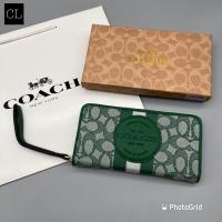 ราคา New กระเป๋าสตางค์โค้ชใบยาว ซิปรอบมีสายคล้องมือแถมให้ พร้อมส่ง (15920635682)