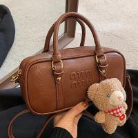 ราคา Miu Family Bowling Bag กระเป๋าสะพายข้างความจุขนาดใหญ่ ผู้หญิง Commuter Vintage Style ฤดูร้อน กระเป๋าหมอนมือถือรุ่นใหม่ (21005791677)