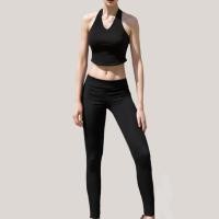 ราคา Closet Crush เสื้อครอปคล้องคอ สีดำ (22755267761)