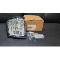 ราคา ของแท้ ไฟมุม ไฟหรี่ หน้า ISUZU DRAGON EYE TFR ข้างขวา RH ปี 1998 2002 พร้อมขั้วพร้อมหลอด สำหรับ อีซูซุ ทีเอฟอาร์ ดาก้อน ISUZU DARGON CAB CAB 4 หัวเดียว Genuine Parts (19019918996)