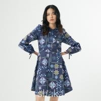 ราคา Shaka Leisure AW22 Hmoong dress ชุดเดรสกระโปรงย้วยเอวสูง ลายปักม้ง แขนตุ๊กตามีโบว์ DS L221107 (22042675316)