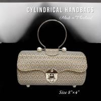 ราคา กระเป๋าถือผ้าไทย ทรงกระบอก หูหิ้วโลหะเงินแต่งไข่มุก (21398248589)
