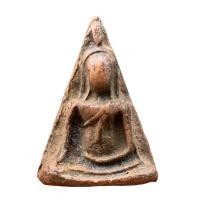 ราคา พระนางพญา พิมพ์เข่าโค้ง สีอิฐแดง กรุวัดนางพญาพิษณุโลก B977 (21460253767)
