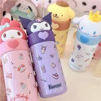 ราคา Sanrio กระติกน้ำร้อนสแตนเลส350ML ถ้วยน้ำสูญญากาศ Kuromi Cinnamoroll สเตอริโอตุ๊กตาวัสดุที่ปลอดภัยที่จับรูปการ์ตูนถ้วยพร้อมกล่อง Livebcool (22804673395)