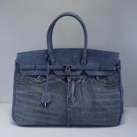 ราคา กระเป๋าใส่กางเกงยีนส์หลอกแบรนด์อินเทรนด์2023กระเป๋าแพลตตินั่มหนังสือสีแดงสีแดงสุทธิผ้ายีนส์แบบพกพากระเป๋าสะพายข้างใต้วงแขน (21273500215)