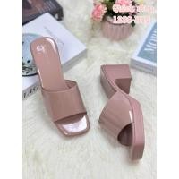 ราคา รองเท้าส้นสูงหนังแก้ว 1289 H15 (21415700624)