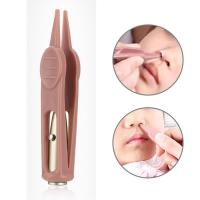 ราคา เด็กคีมหนีบทำความสะอาดหูจมูกจมูกทำความสะอาด Remover ไฟแอลอีดีพลาสติก FORCE Body Care Baby จมูก Tweezer (8401876980)