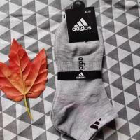 ราคา ถุงเท้าข้อสั้นสีพื้น 1 คู่ เนื้อผ้านุ่มสบาย ระบายอากาศ ไม่อับชื้น ผู้ชายผู้หญิงใส่ได้ ผ้าดีใส่สบาย (22962398062)