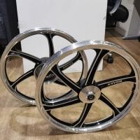 ราคา แม็กซ์ WAVE 110i ปี 2009 2020 WAVE 125i ปลาวาฬ สีทูโทน ลาย 6 ก้าน มาพร้อมลูกปืนและบูธกลาง ขอบ 17 นิ้ว หน้าดิส หลังดั้ม มีรับประกันสินค้าทุกคู่ สินค้ามีปัญหาส่งเคลมได้ (12061499247)