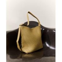 ราคา Sugar Monday Brooklyn Buckle Tote (22873828857)