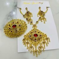 ราคา vintage jewelry เครื่องประดับไทย เครื่องประดับชุดไทย พลอยเทียมสร้อยคอ สร้อยคอจี้ ชุดสูทสีทอง ต่างหู หัวเข็มขัด สีแดง (22785216173)