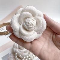 ราคา สีขาว ดอกคามีเลีย เข็มกลัดกํามะหยี่ สไตล์เกาหลี ผู้หญิง ปกเสื้อเชิ้ต ดอกไม้ โบว์ ตกแต่งเน็คไท อินเทรนด์ อุปกรณ์เสริม (22337468573)