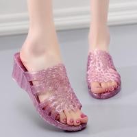 ราคา go รองเท้าแตะผู้หญิง เสริมส้น5ซม คริสตัล โปร่งใส แฟชั่น รองเท้าส้นสูง กันลื่น ใส่สบาย น้ำหนักเบา ใส่สบาย A 041 (22726484077)