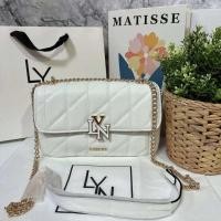 ราคา กระเป๋าสะพาย lyn gaston amour สะพายได้ 2 แบบ รุ่นฮิต (22604543102)
