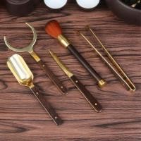 ราคา ชุดชาทองแดงบริสุทธิ์ที่วางชาไม้ทองแดงช้อนชาอุปกรณ์เสริมปากกาหม้อลูกแพร์ทองเหลืองพิธีชาไม้จันทน์ดำหก Gentlemencaohuatang2 (19778263930)