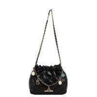 ราคา กระเป๋าสะพายข้างผู้หญิง หนังนิ่มPUใส่สะพายกึ่งหนังกึ่งโซ่นะคะ หนังนุ่มมาก (21156457882)