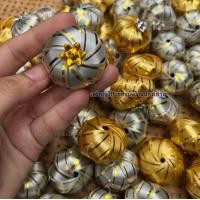 ราคา เหรียญโปรยทานลูกจันทร์ขอบทอง 50ชิ้น ใส่เหรียญ 1 บาทแล้ว เหรียญโปรยทานงานบวชงานบุญ (21719348289)